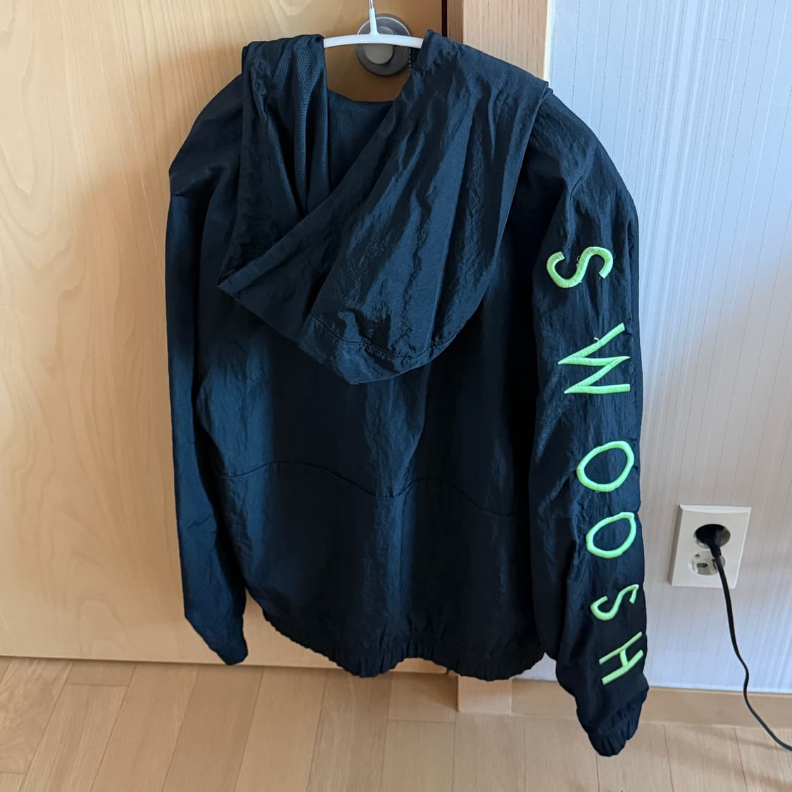 나이키 더블스우시 바람막이 상품이미지2