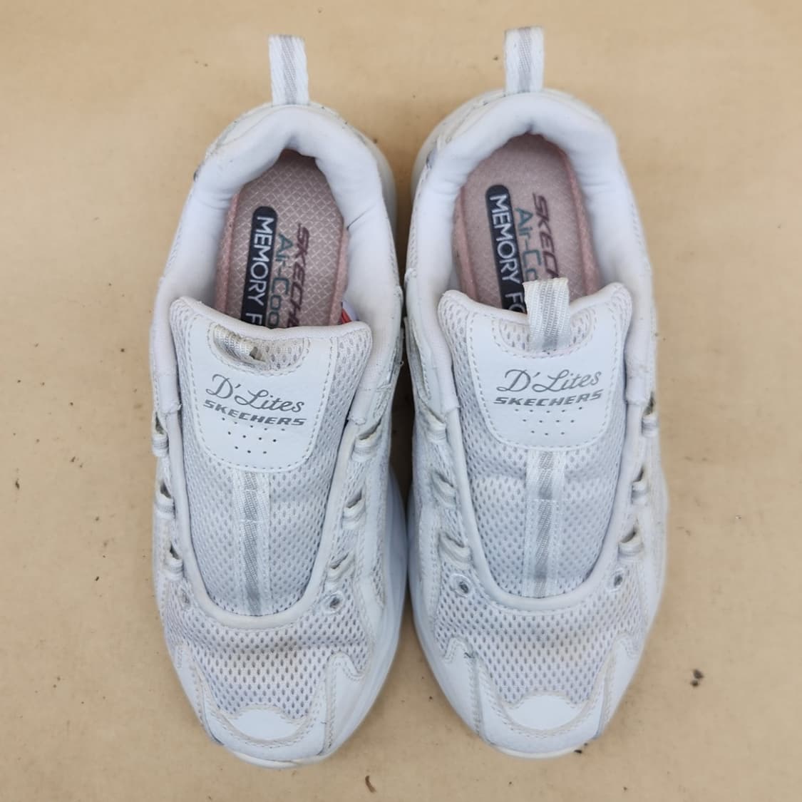 스케쳐스 딜라이트 4.0 여성운동화 220 상품이미지2