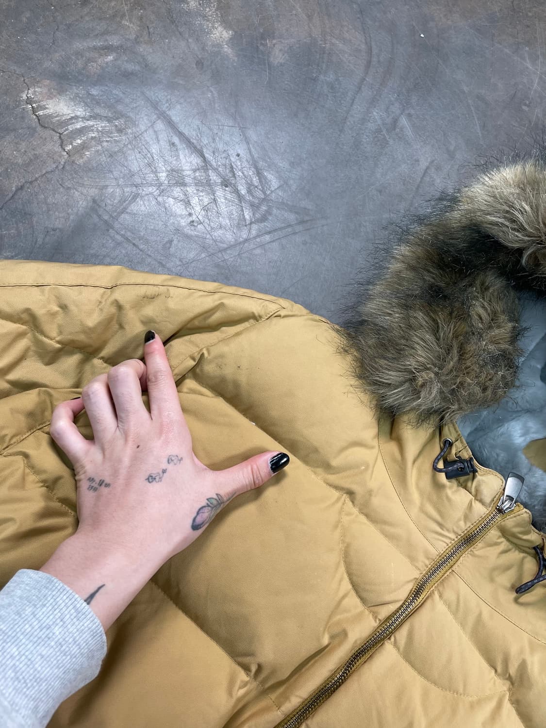 노스페이스 550 고담 퍼 후드 패딩 상품이미지4