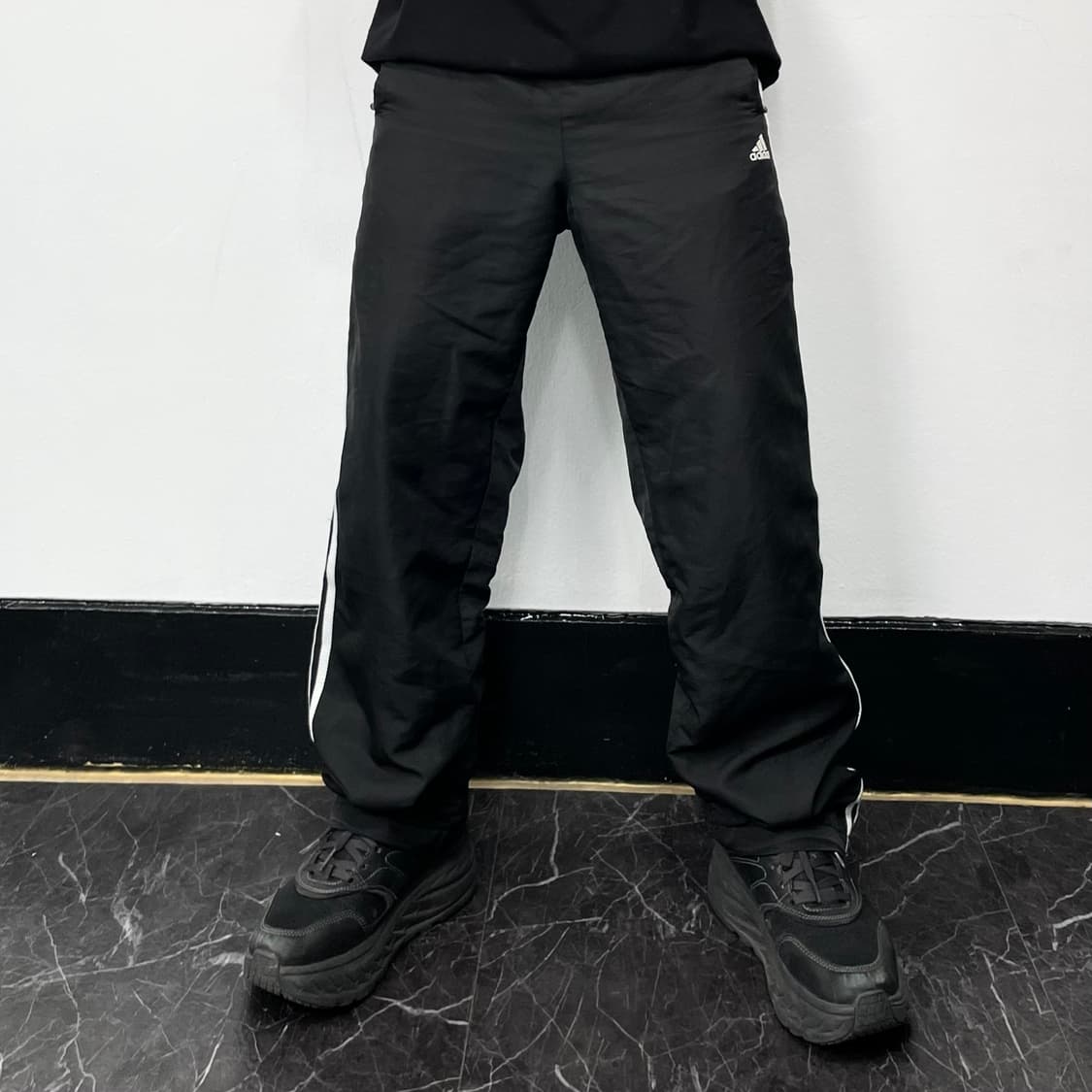 아디다스 오버사이즈 삼선 와이드 트랙팬츠 상품이미지2