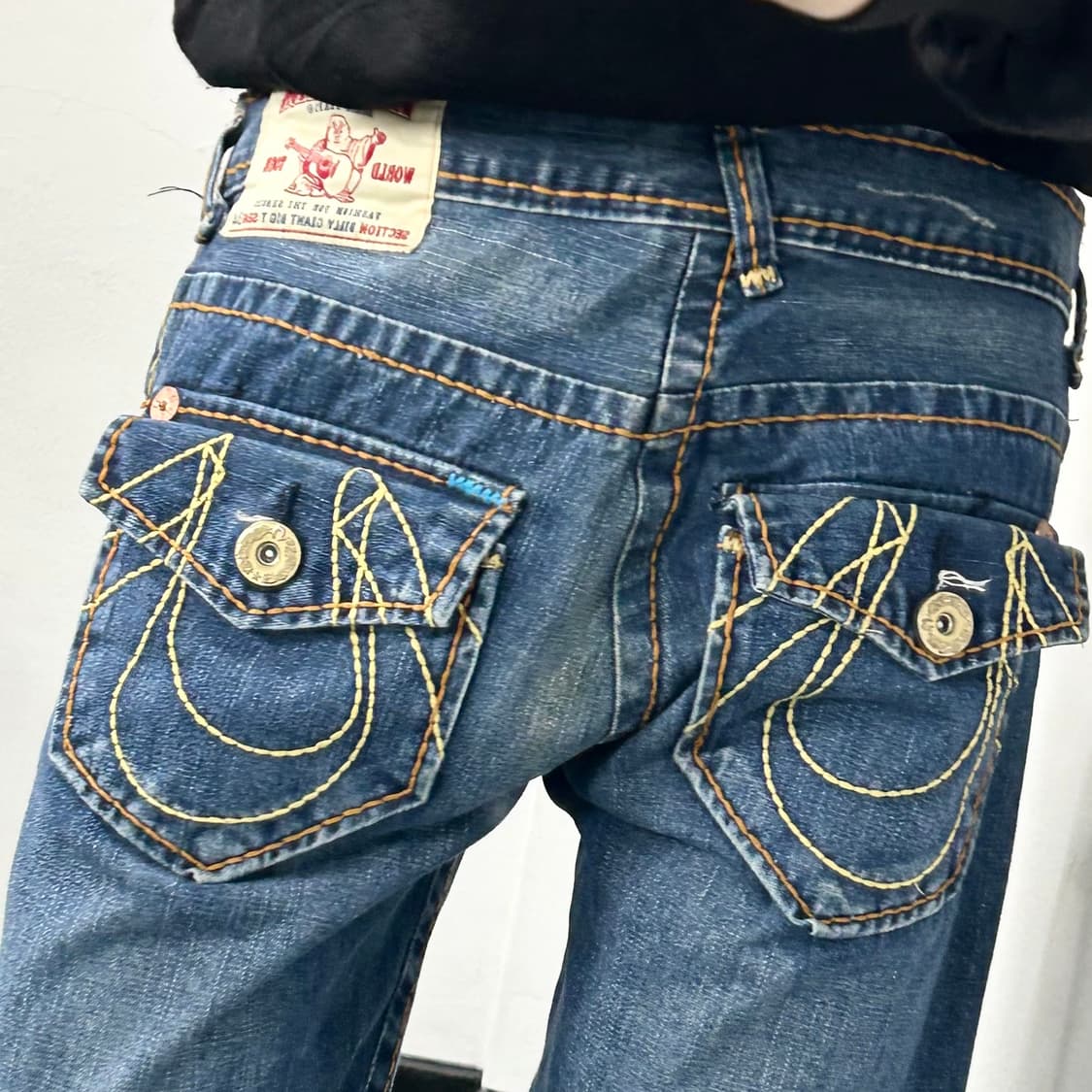 트루릴리전 빌리 자이언트 빅 T 부츠컷 데님 팬츠 상품이미지2