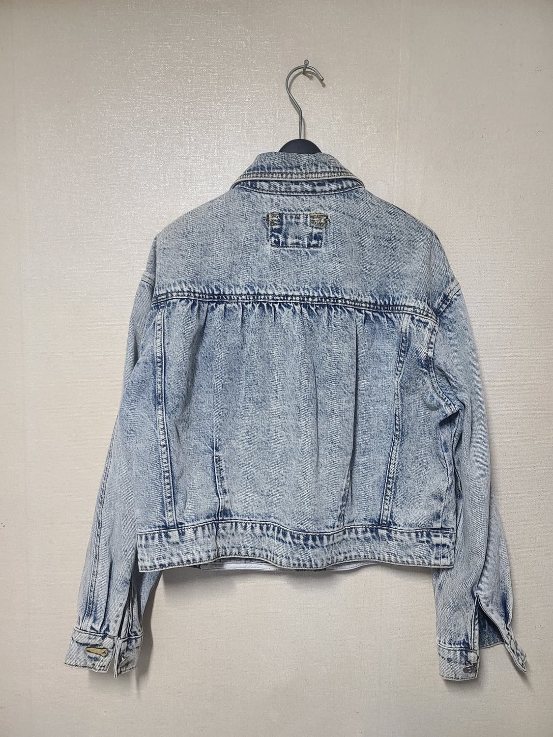 써스데이아일랜드 셔츠카라 데님 숏자켓 상품이미지4