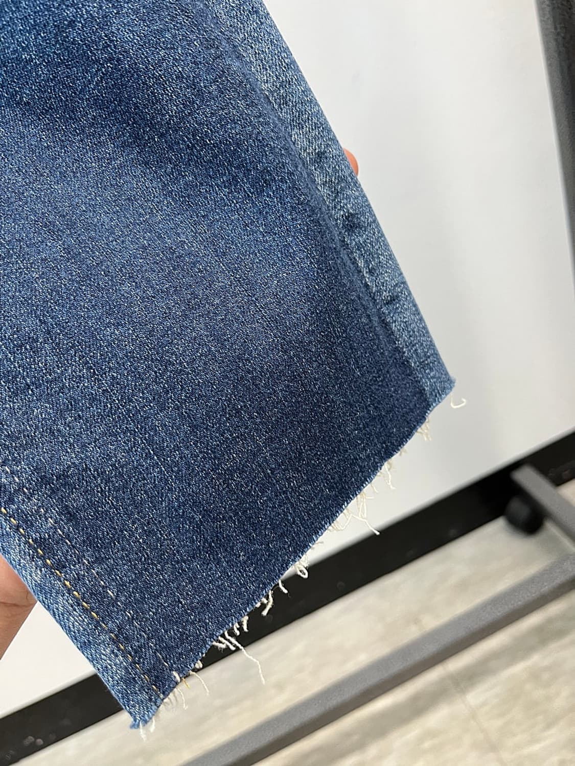 29) 알렉산더맥퀸 스판 크롭팬츠  상품이미지4