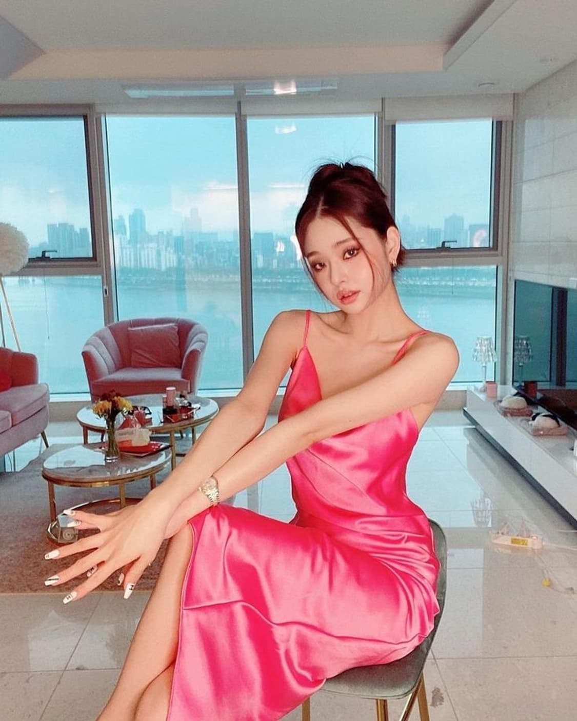 프리지아 송지아 실크 민소매끈나시원피스 브이넥 슬리브리스 솔로지옥원피스 상품이미지1