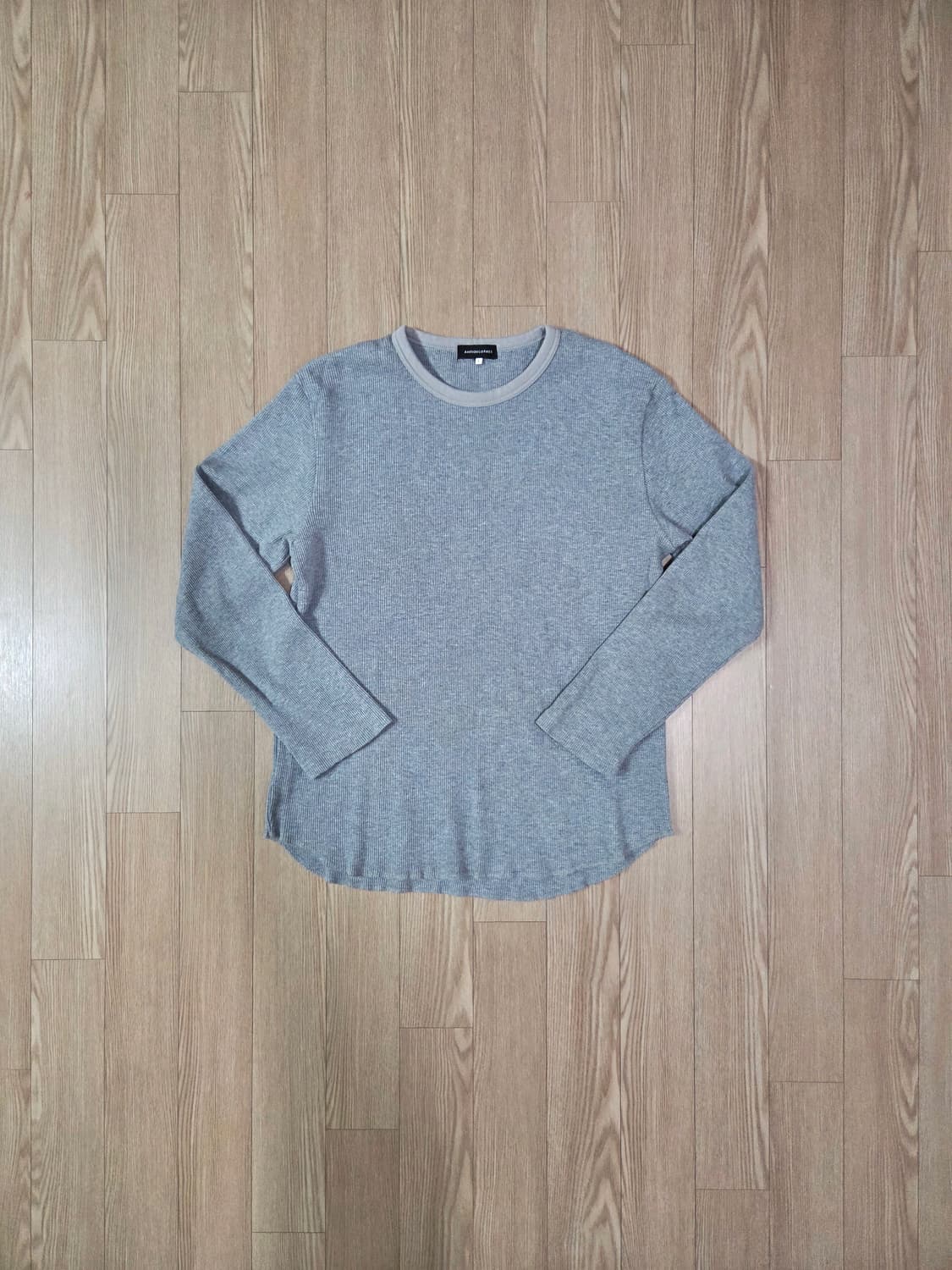 ANTIQULOTHES 그레이 짜임 롱 슬리브 티셔츠 상품이미지1
