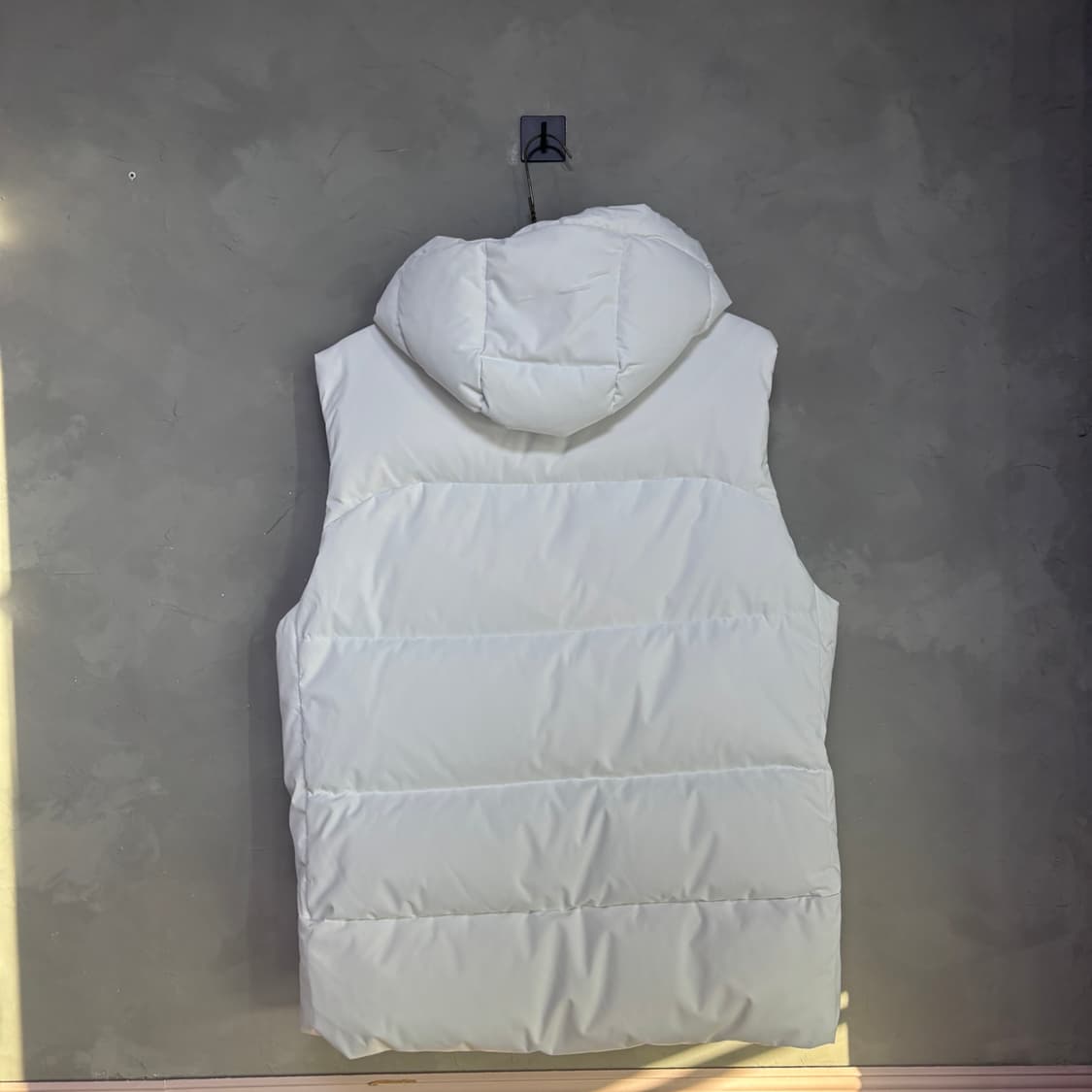 데상트 덕다운 패딩 조끼 화이트 상품이미지5