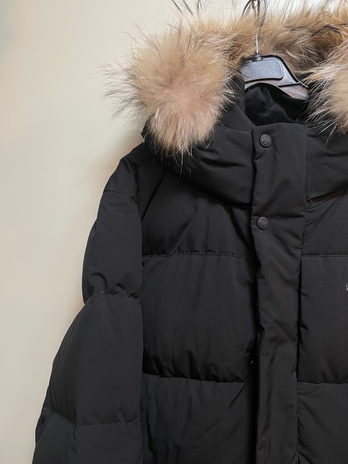 디스커버리 너구리털 덕다운 롱패딩 상품이미지3