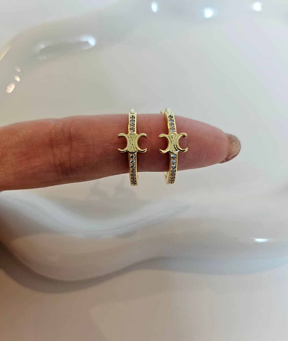 셀린느 라인스톤 트리오페 후프링 귀걸이  금장 상품이미지2