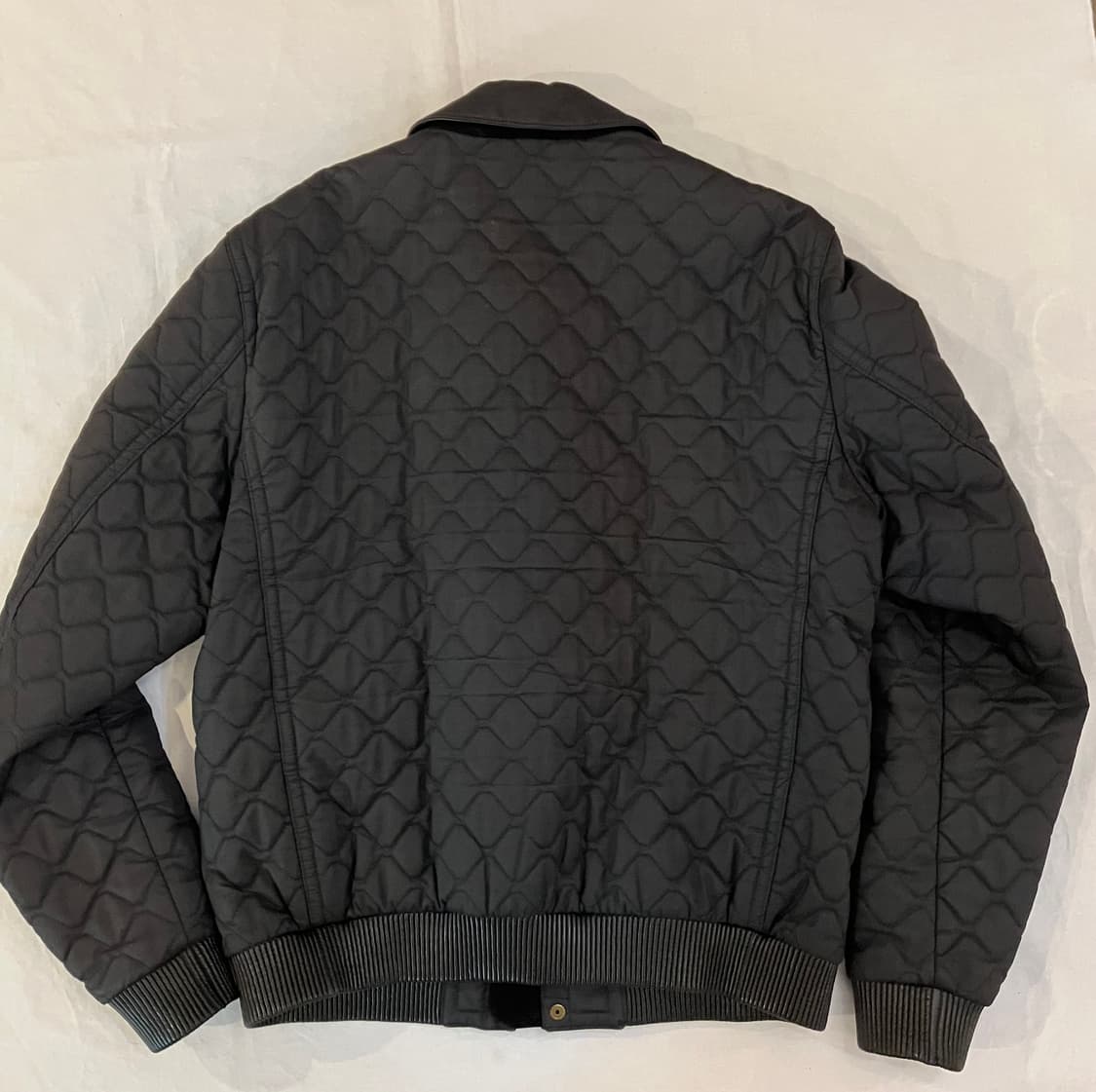 버버리 양가죽 퀼팅 봄버자켓 블랙 상품이미지3