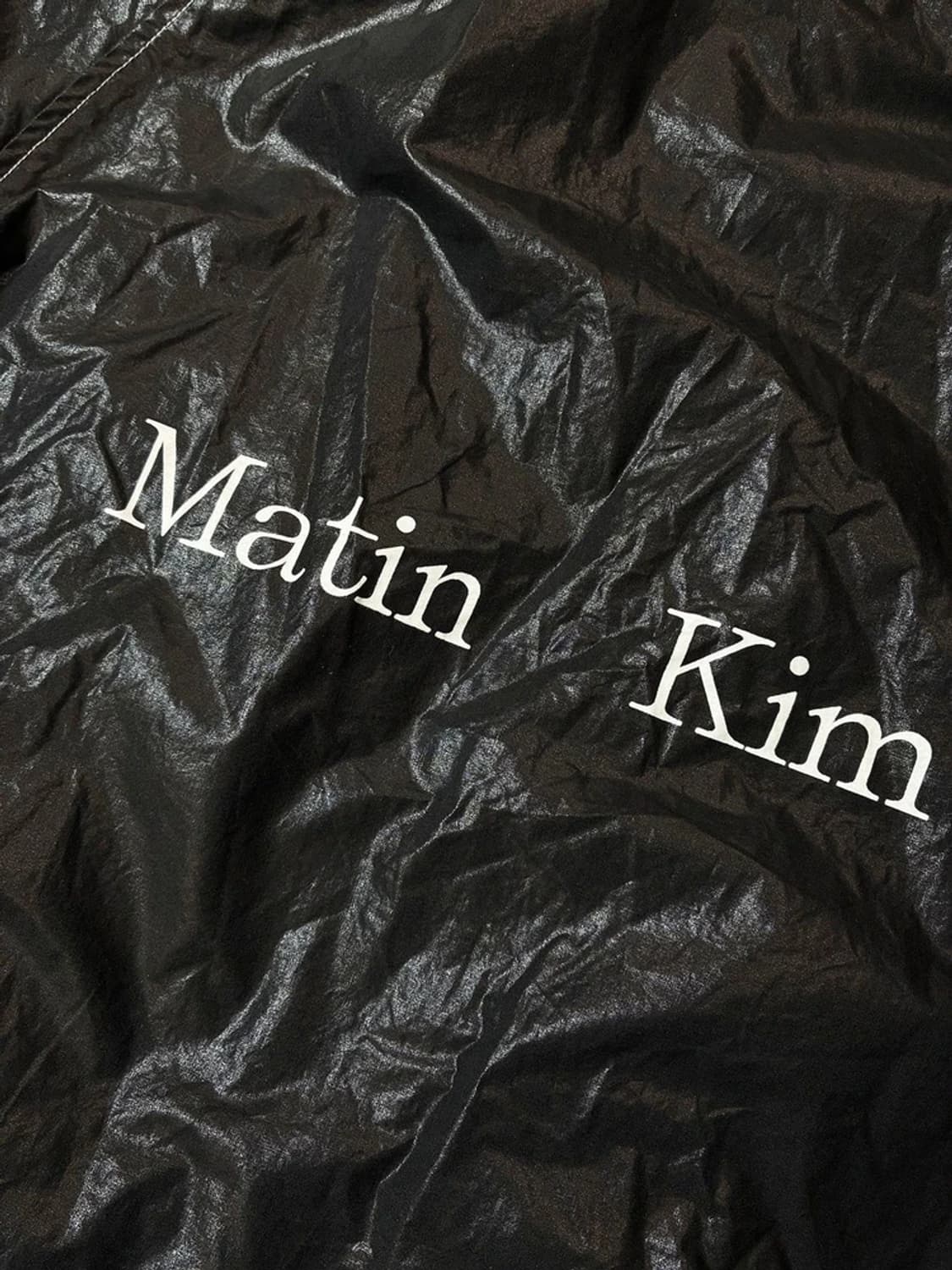 마뗑킴 우먼스 블랙 글로시 오버핏 자켓 PN6883 상품이미지3