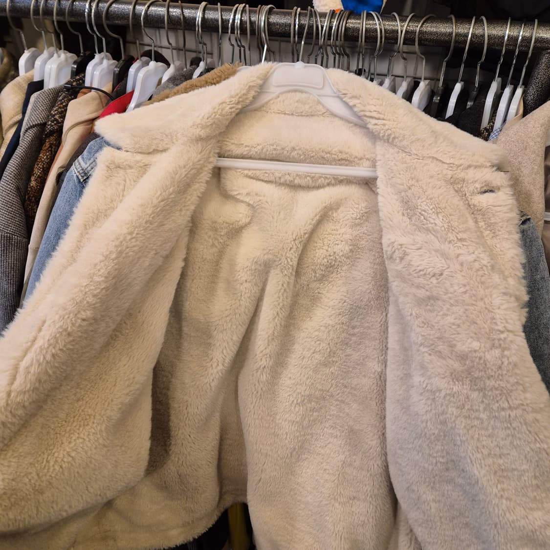 FREE(착샷잇음) 털배색 데님자켓  상품이미지5