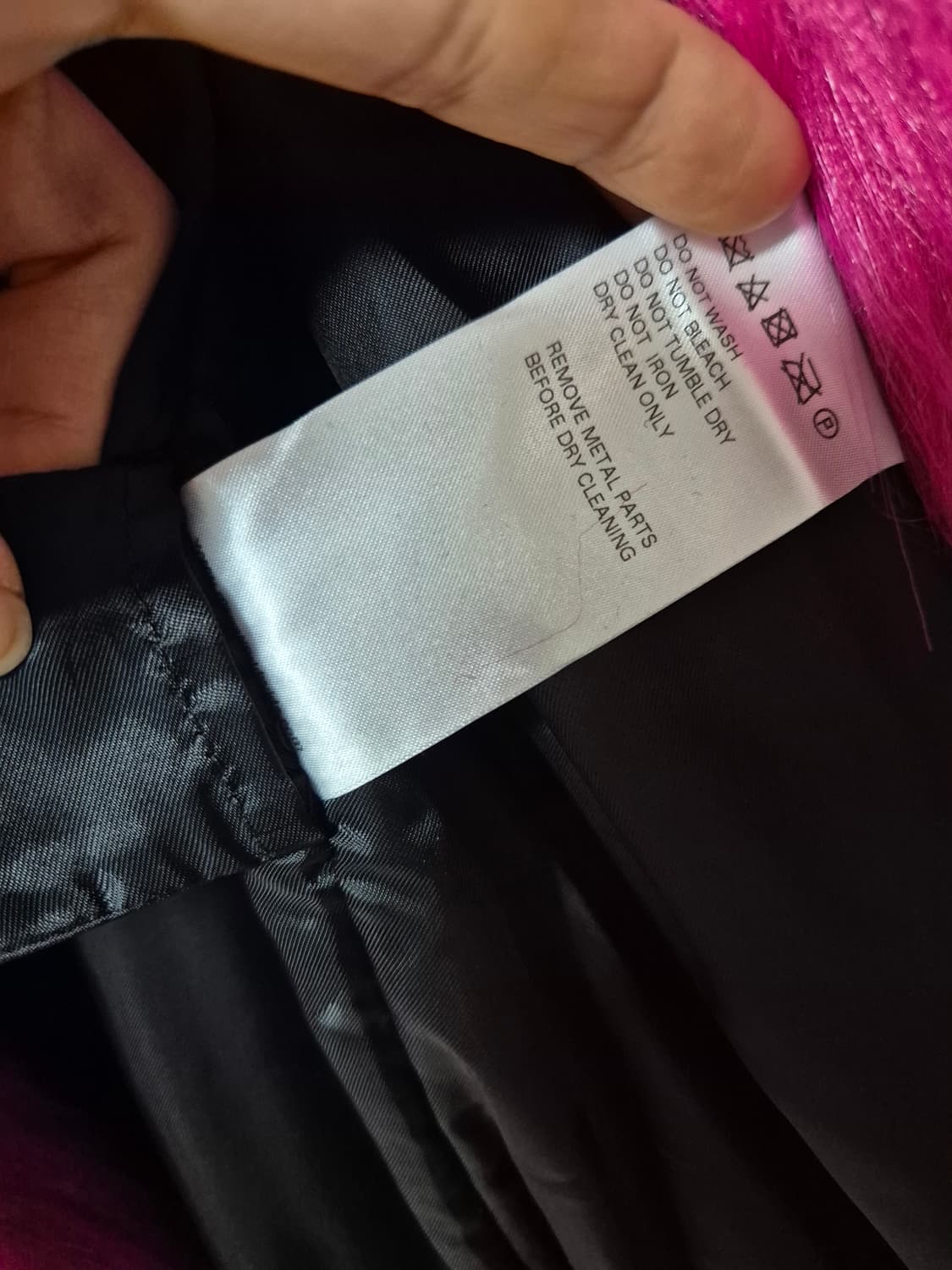 (새제품) MCM 엠씨엠 핫핑크  에코퍼 자켓 털코트 상품이미지9