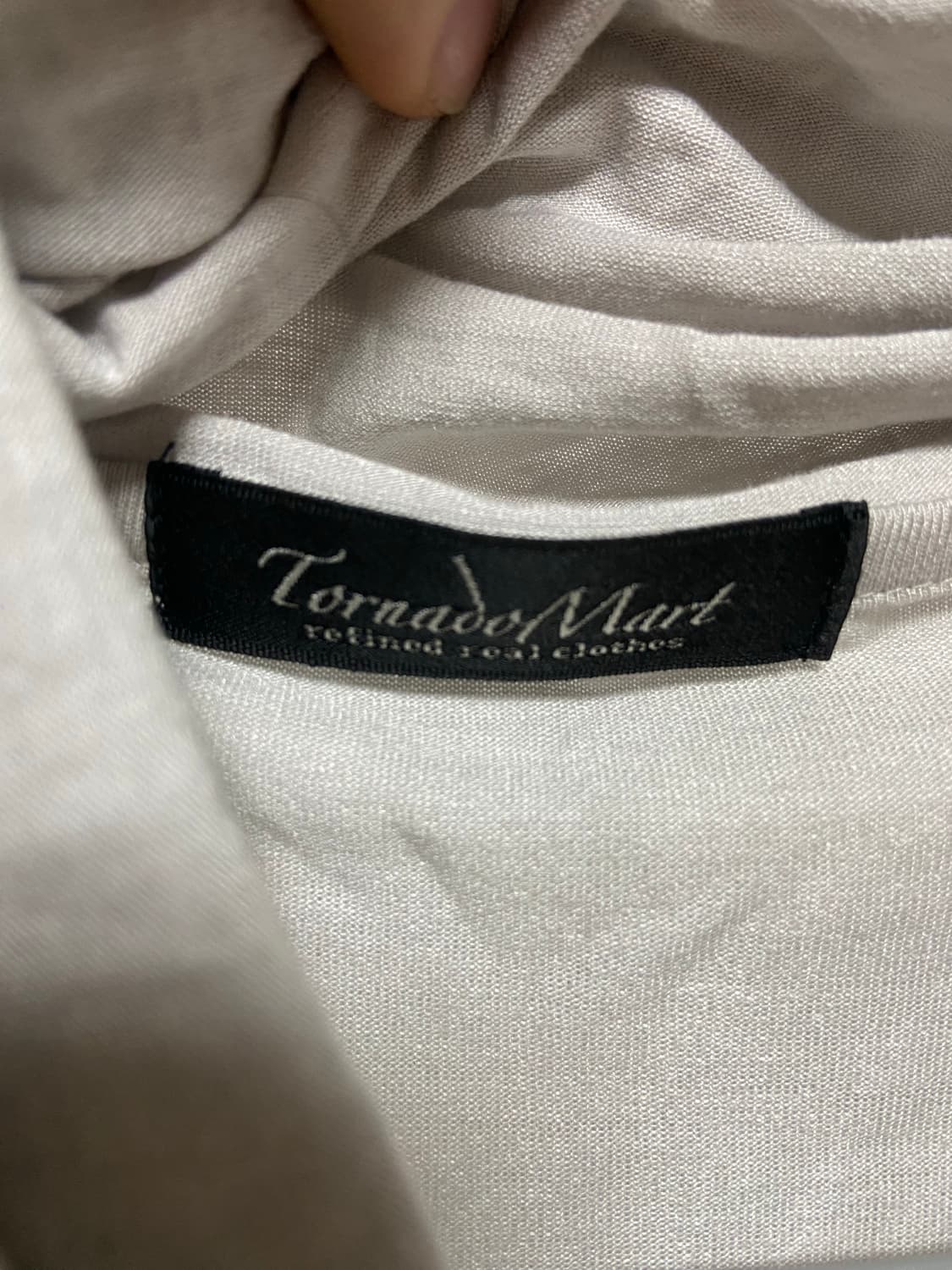 토네이도 마트 드레이프 레이어드 컷아웃 긴팔 티 상품이미지6