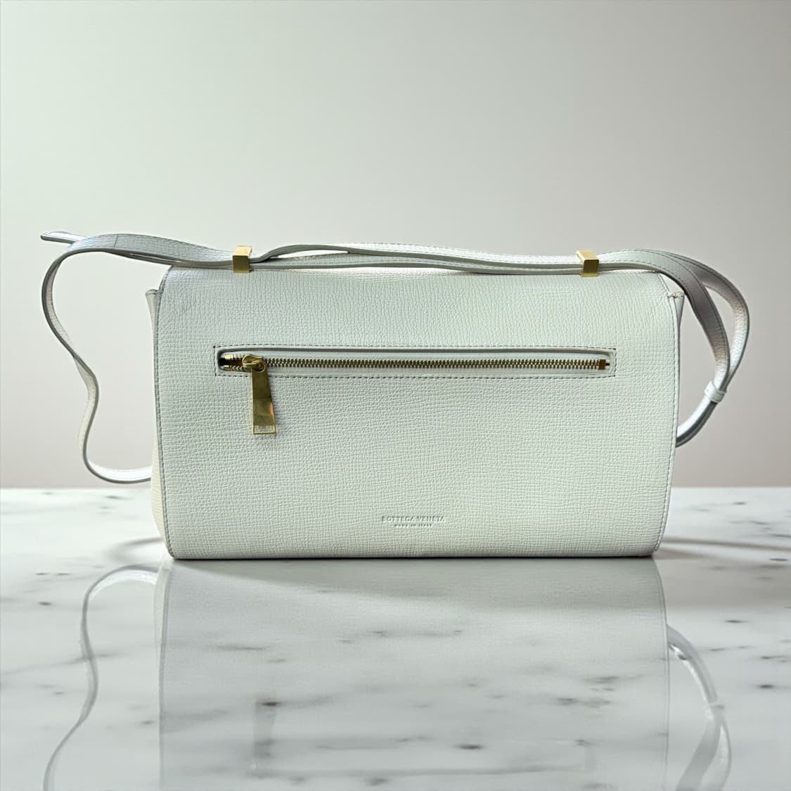 보테가베네타 팔멜라토 BV 카프스킨 앵글백 상품이미지5