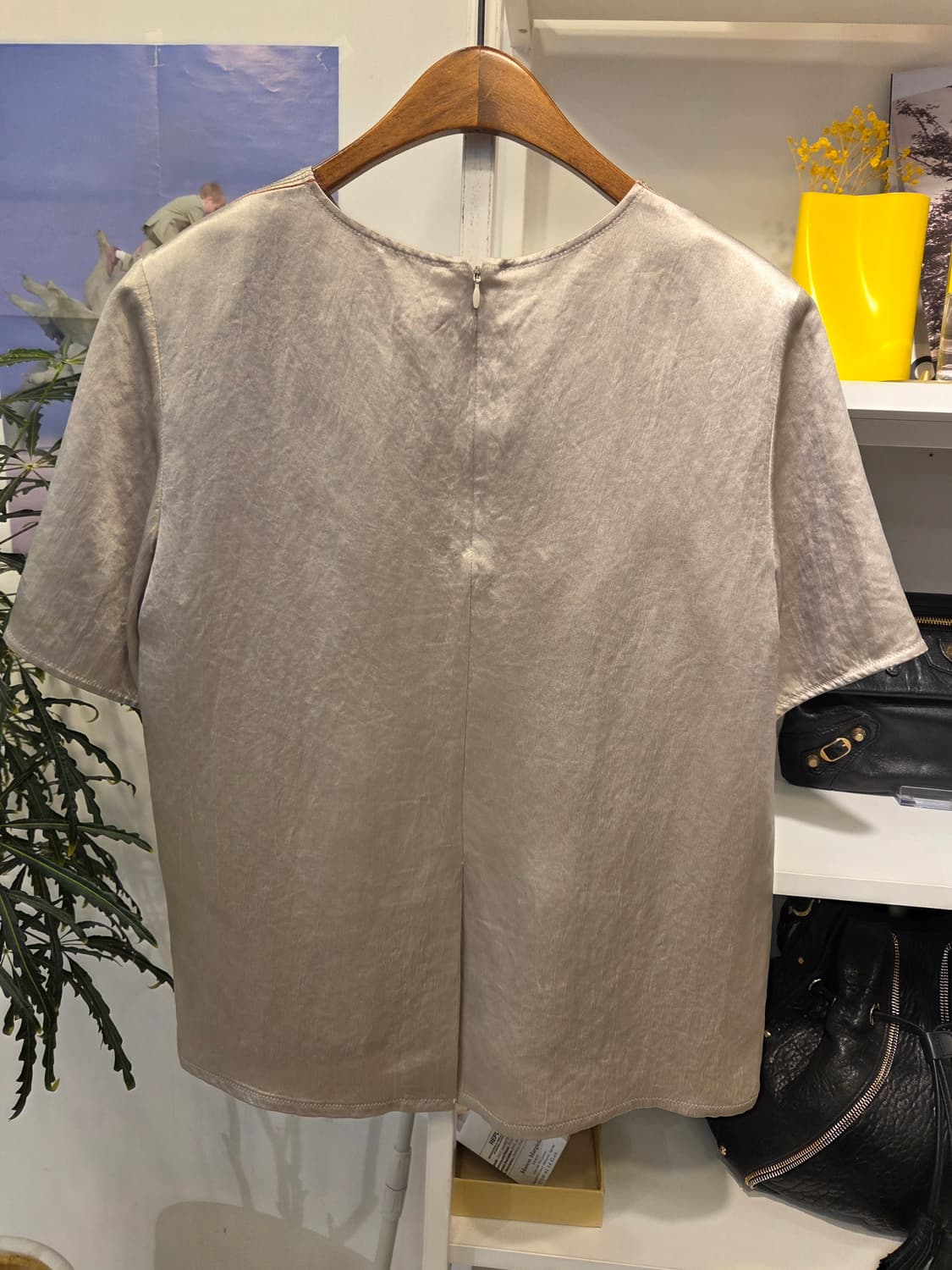 TIME 타임 글로시 새틴 블라우스  티셔츠 상품이미지6