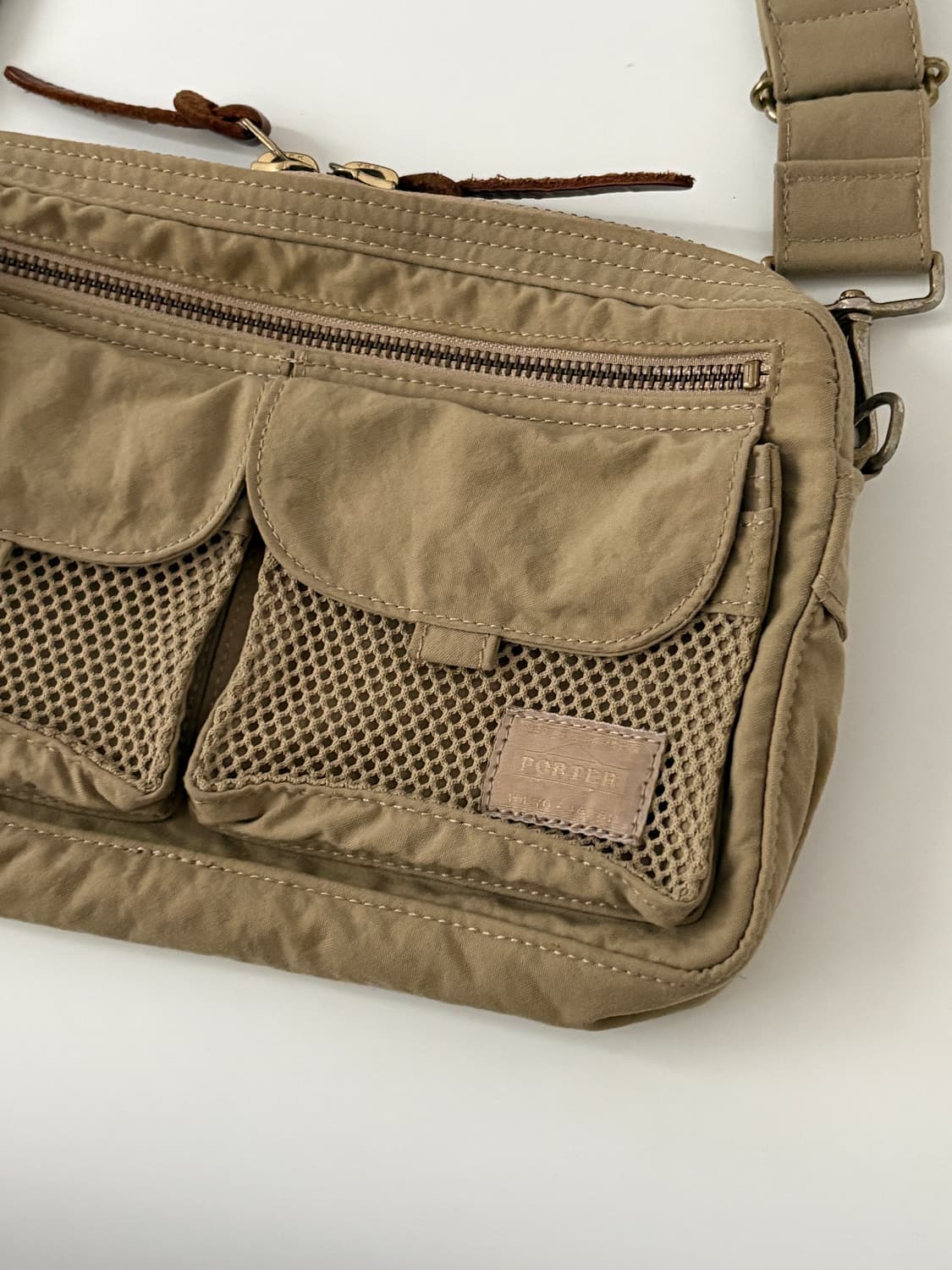 Cotton Mesh Pocket Shoulder Bag (Camel) 상품이미지3