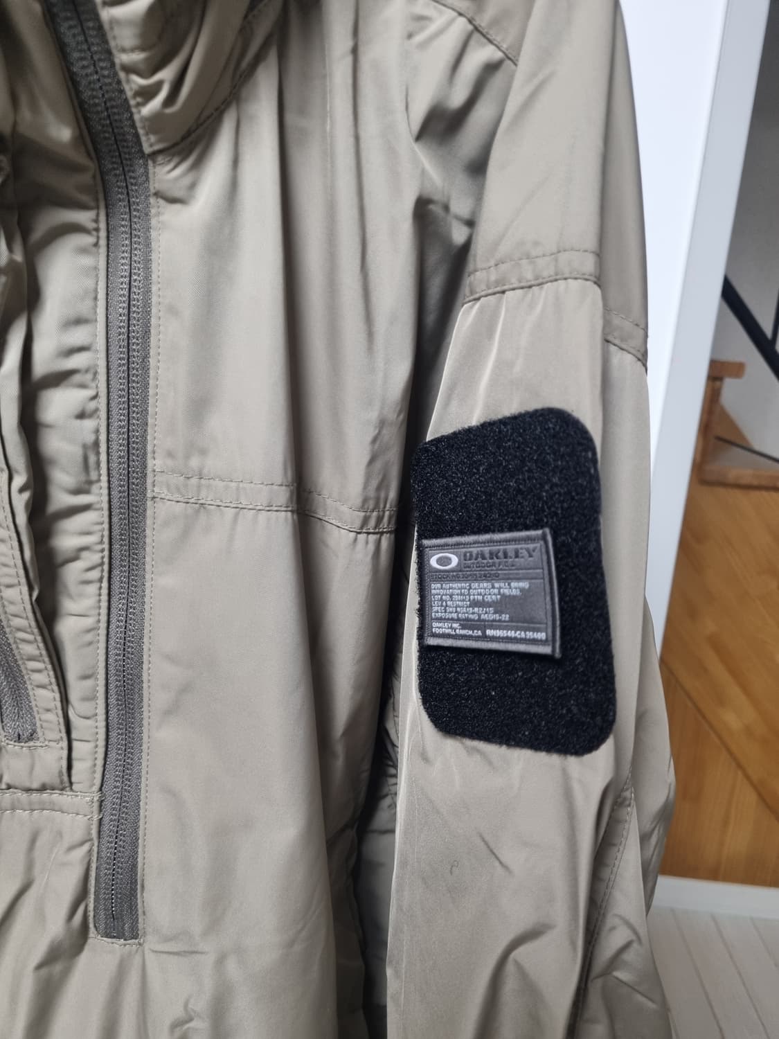 오클리 바람막이 xl 상품이미지3