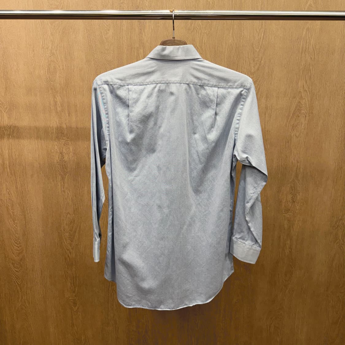 랑방 콜렉션 클래식 코튼 긴팔 셔츠 라운드 컷 포켓 디테일 라이트 블루 상품이미지3