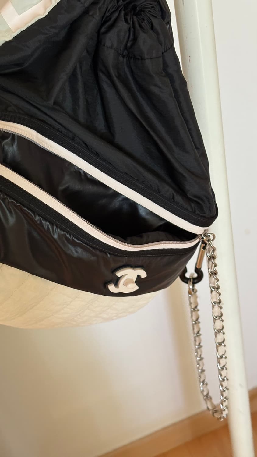 샤넬 나일론 백팩 화이트 (개런티카드,박스,쇼핑백 있음) 상품이미지5