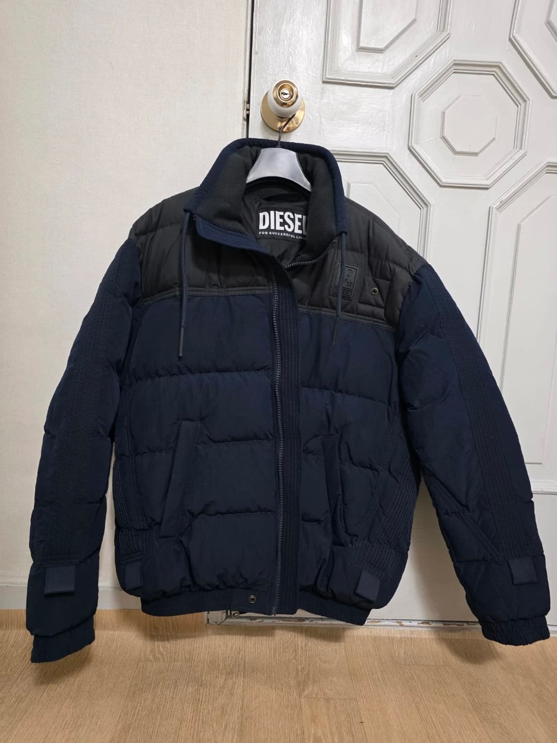 디젤 21FW 패딩 네이비 L 상품이미지1