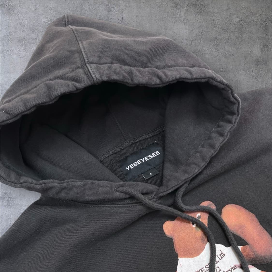 예스아이씨 YESEYESEE 차콜 베어 프린팅 후드티 S 상품이미지2