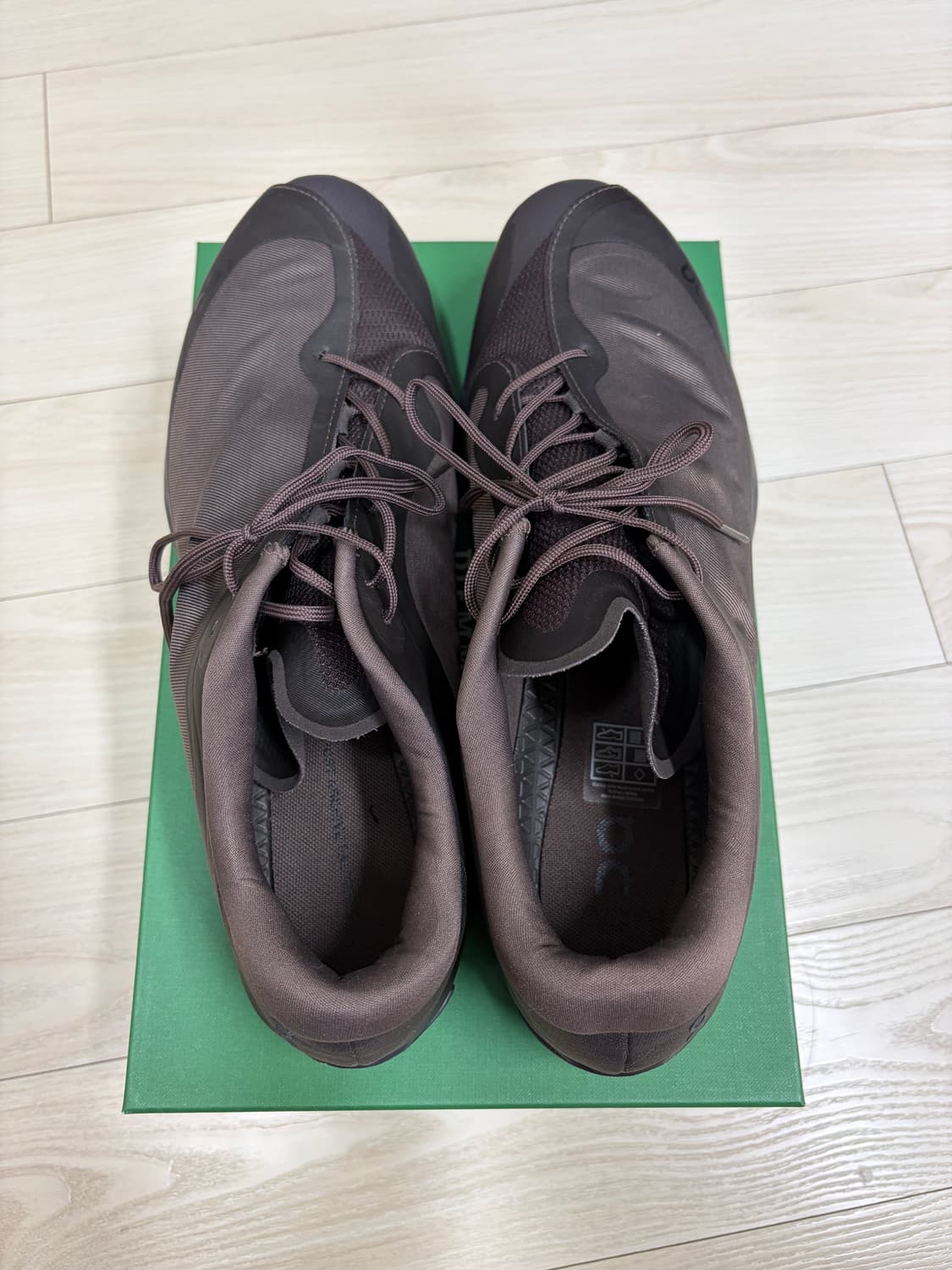 (300) 온 러닝 x 포스트 아카이브 팩션 클라우드벤쳐 상품이미지2