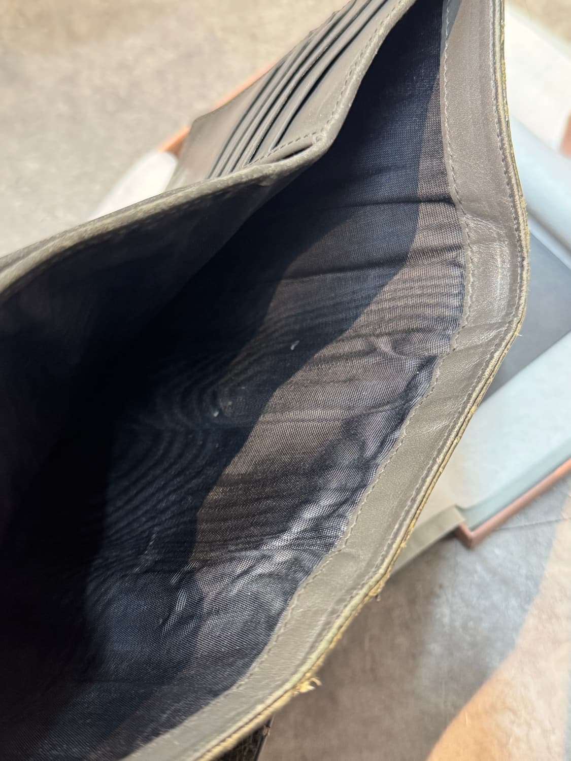 miumiu 악어가죽 지갑 상품이미지3