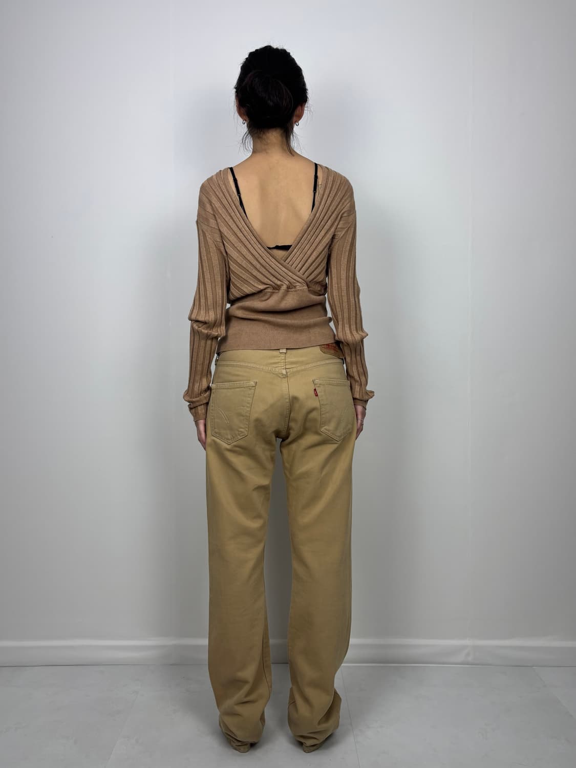 DEEP V-NECK CAMEL KNIT 상품이미지7