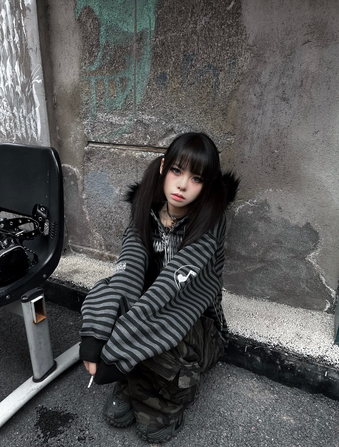 Fluffy Collar Stripe Zip Hoodie 상품이미지2