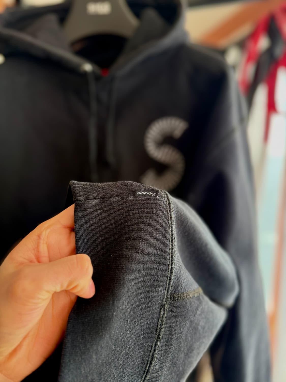 슈프림 [민트급.정품] 대장급 s로고 (시세 55만) 후드티 박스로고 L 상품이미지4