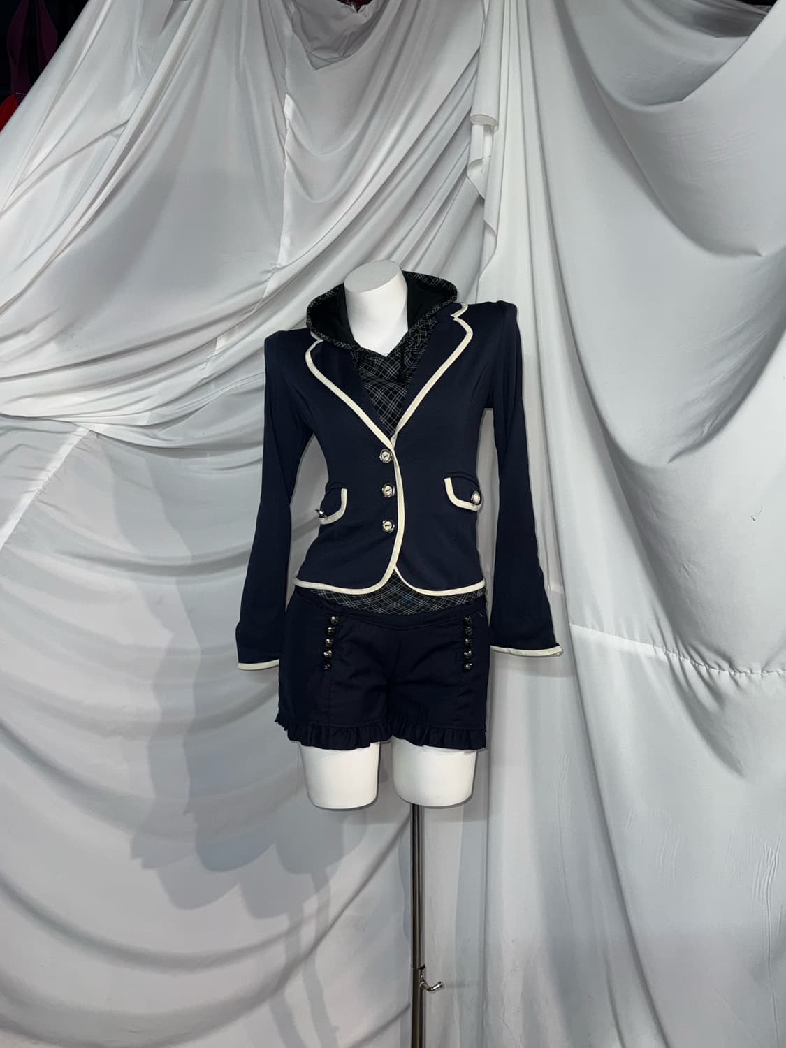 버버리 리즈리사 엑시즈팜 가디언 캐캐체 미키깔 네이비 체크 코디세트 상품이미지7