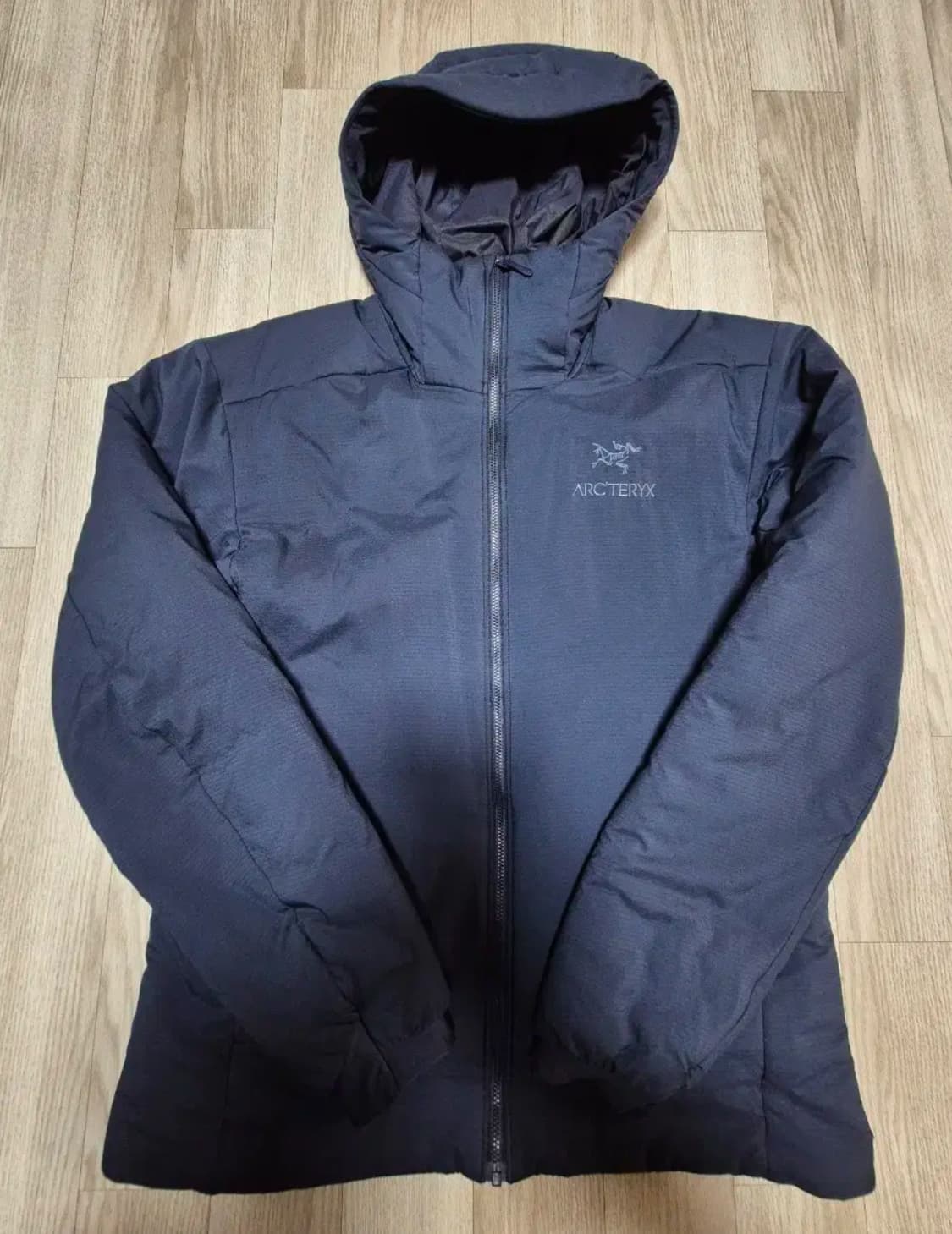 아크테릭스 아톰 ar M 사이즈 블랙 사파이어 색상  상태 하자 없이 좋 상품이미지1