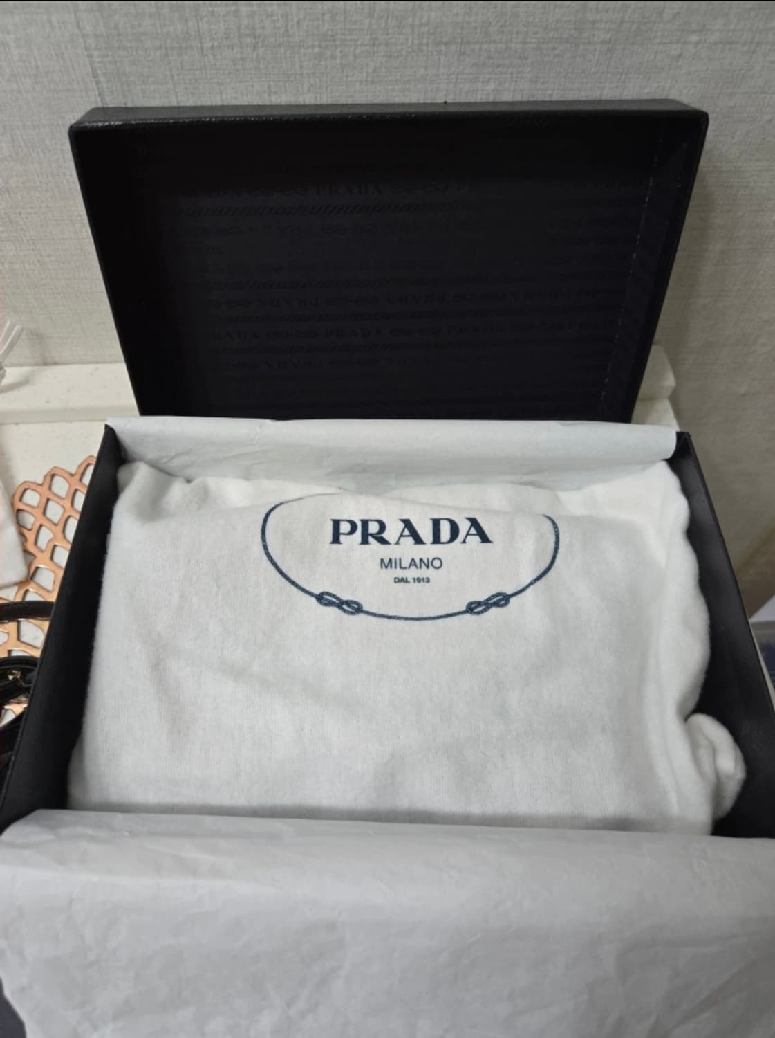 프라다 사피아노 크로스백 블랙 새상품급 상품이미지4