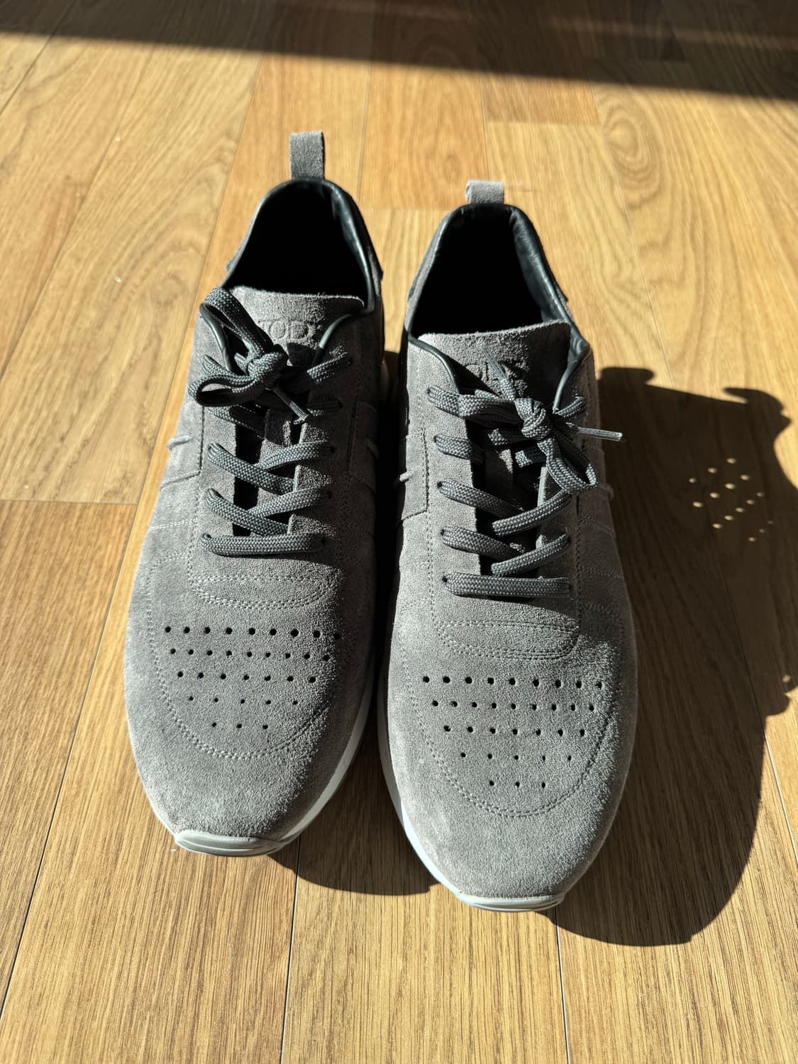 [Tods] 토즈 남성 스웨이드 스니커즈 7.5 회색 상품이미지10