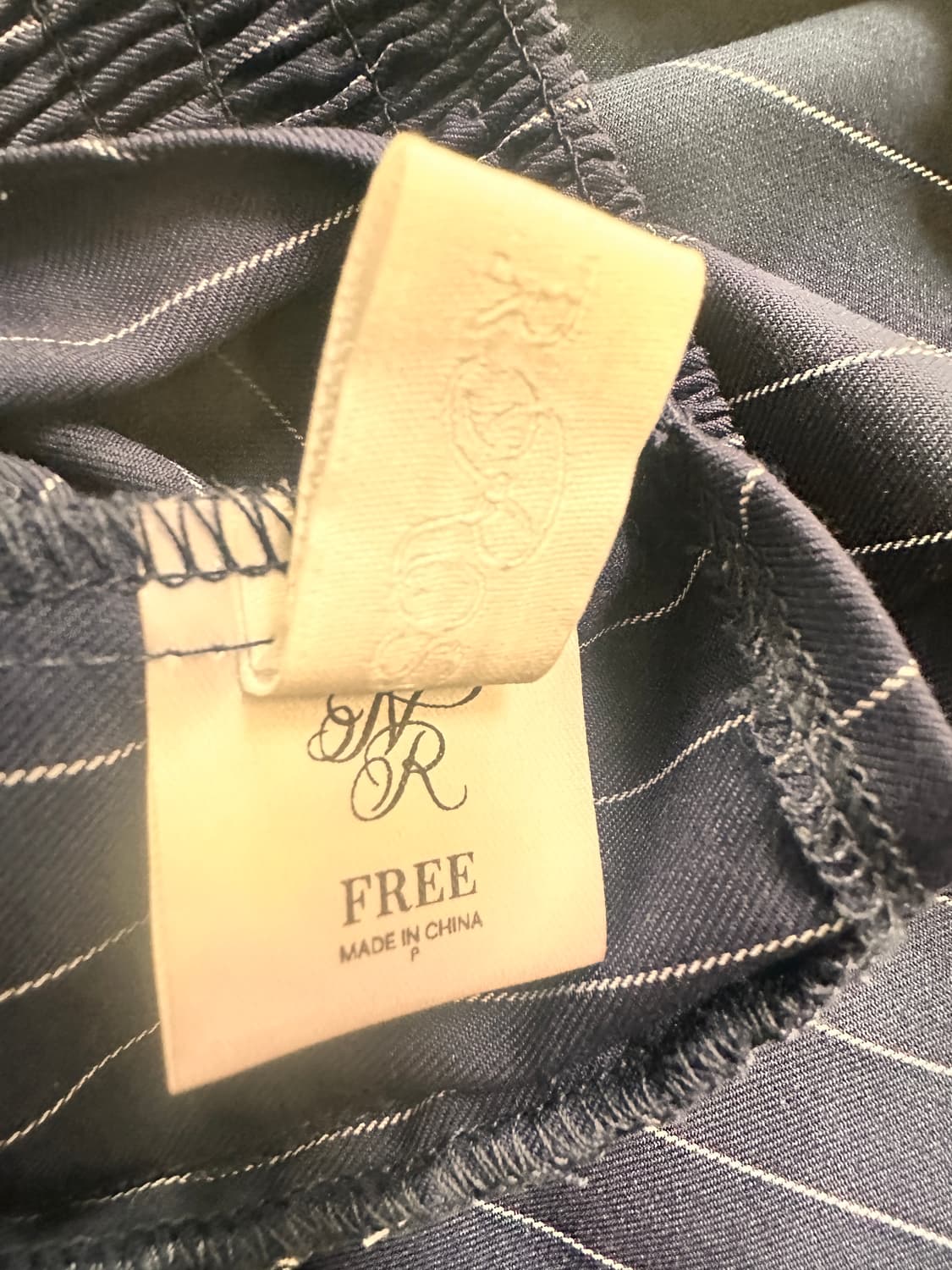 (제니착용) 낫유어로즈 홀터넥 탑 상품이미지4