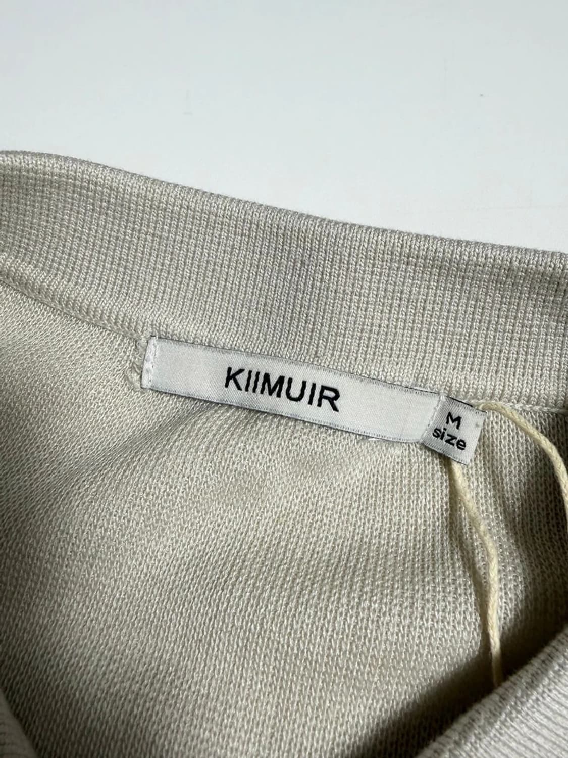 키뮤어 KIIMUIR 미니멀 오픈 카라 니트 반팔 R2118 상품이미지5