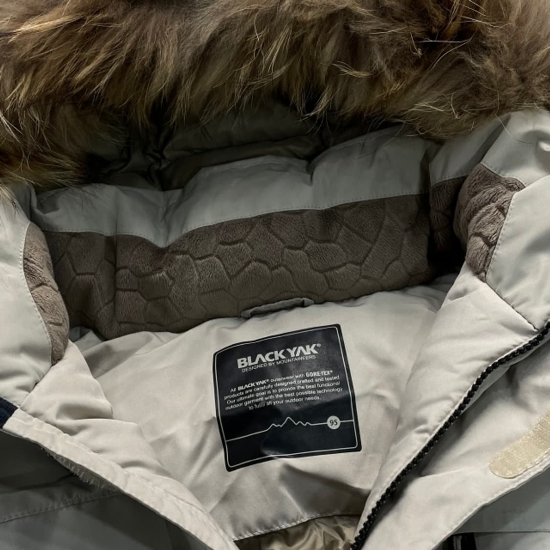 100 블랙야크 패딩  상품이미지3