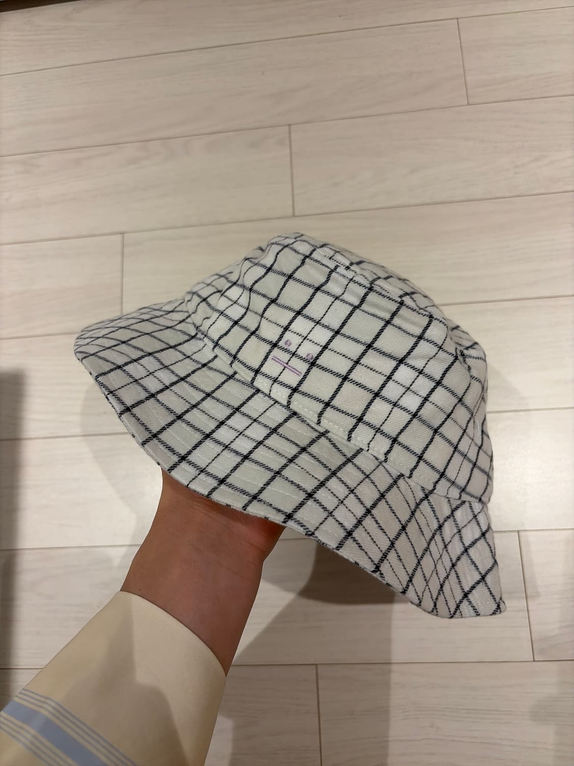 아크네 버킷햇 새상품 상품이미지3