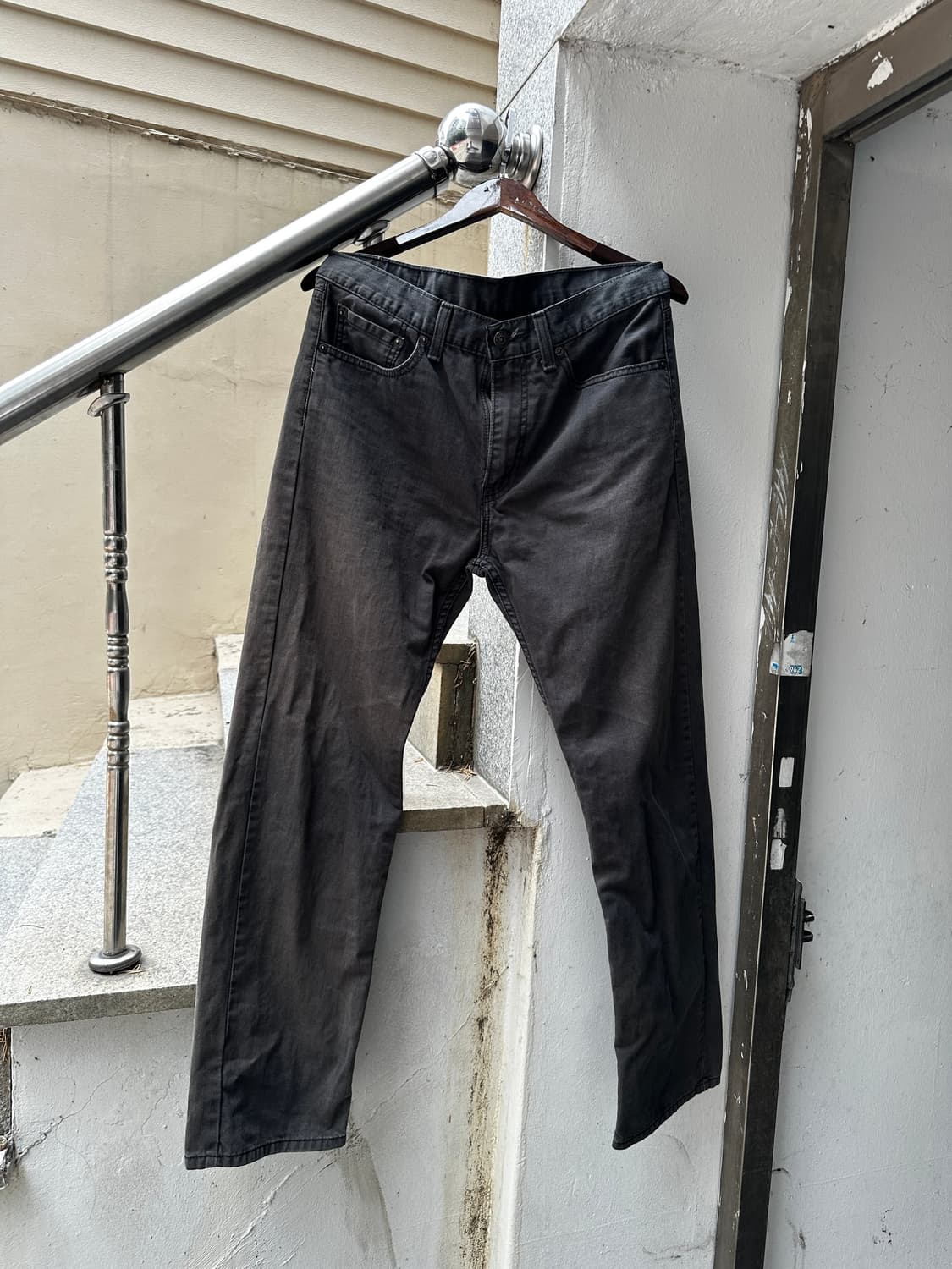 Levi’s 505 블랙 페이딩 워싱 데님 팬츠 w32 상품이미지1