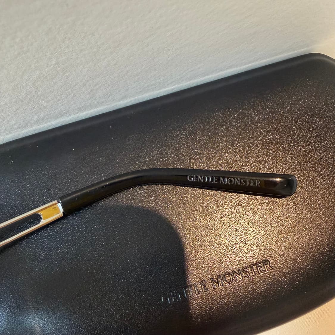 젠틀몬스터 에라 01 블랙 상품이미지4