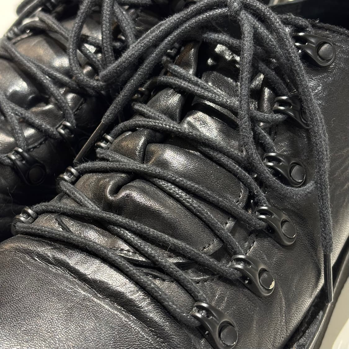 4) 요지 야마모토 24-25AW 홀스 그레인 하이킹 더비 상품이미지3