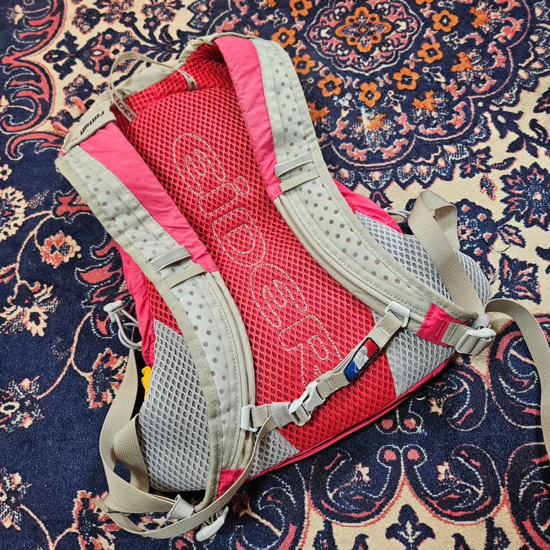 아이더(Eider) 컬러배색 라이딩 등산 백팩 10L 상품이미지2