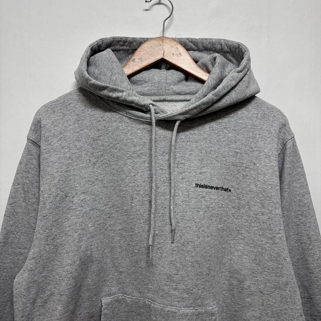 디스이즈네버댓 그레이 후드티 상품이미지3