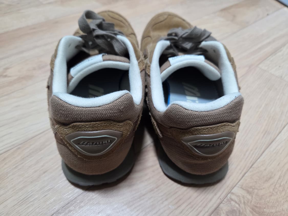 미즈노 LG 60S 2K 브라운 255 팝니다 상품이미지3