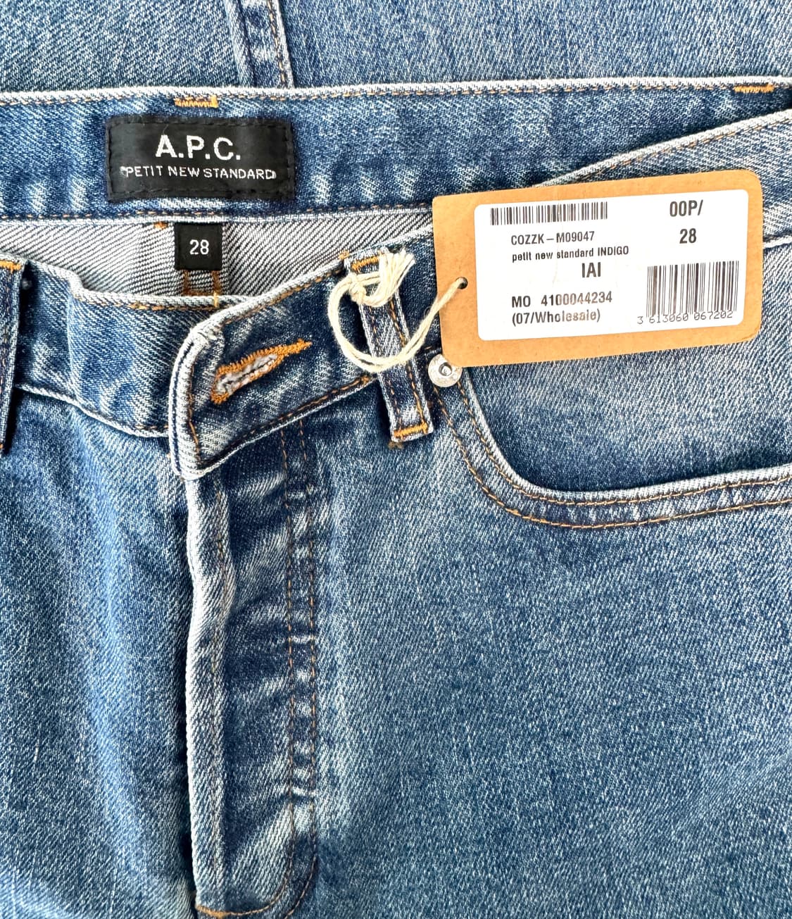 A.P.C. 아페쎄 쁘띠 스탠다드 중청 데님 진 28 상품이미지4