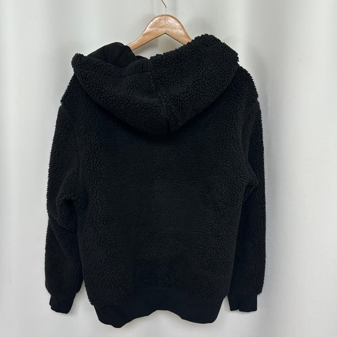 무신사스탠다드 남자  뽀글이 후드집업 검정 L  상품이미지6