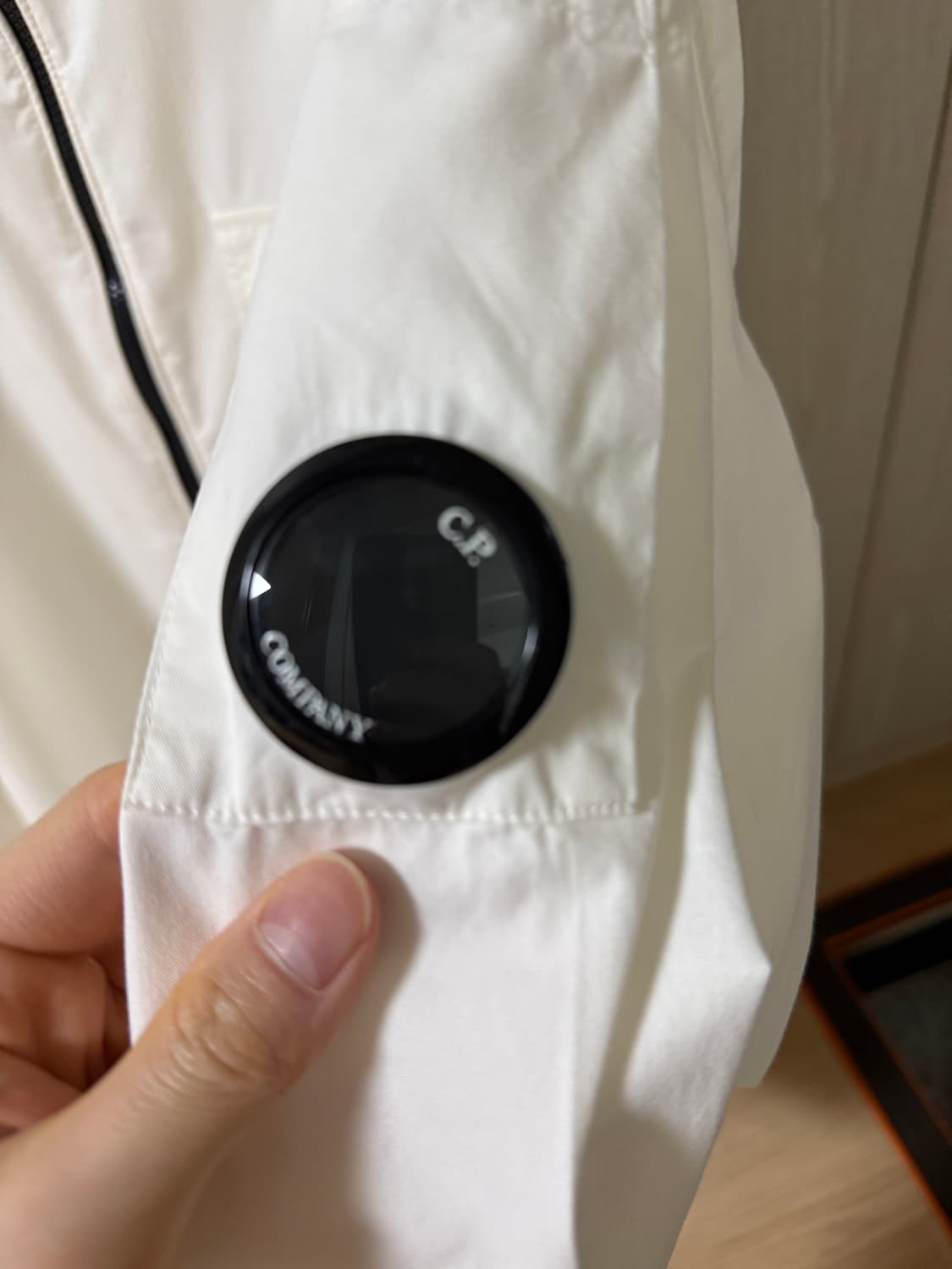 cp컴퍼니 흰색 셔츠 자켓 상품이미지3