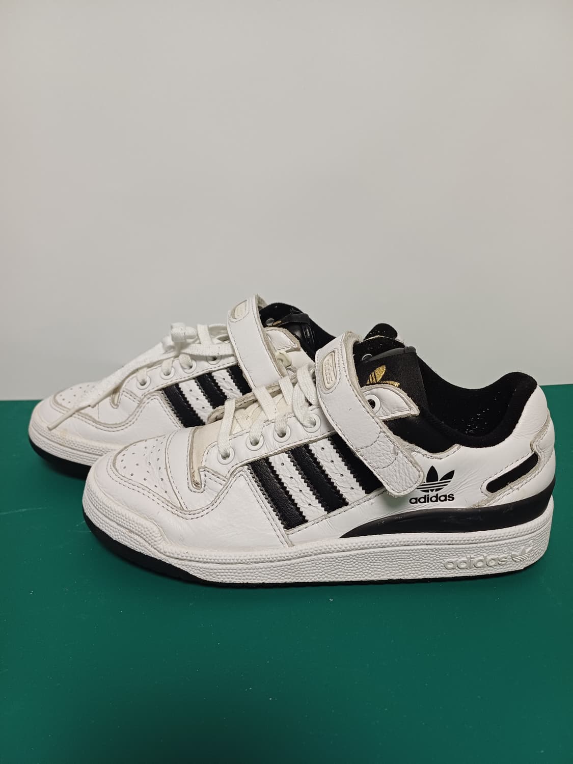 아디다스 오리지널스 포럼 로우 [235] 상품이미지1