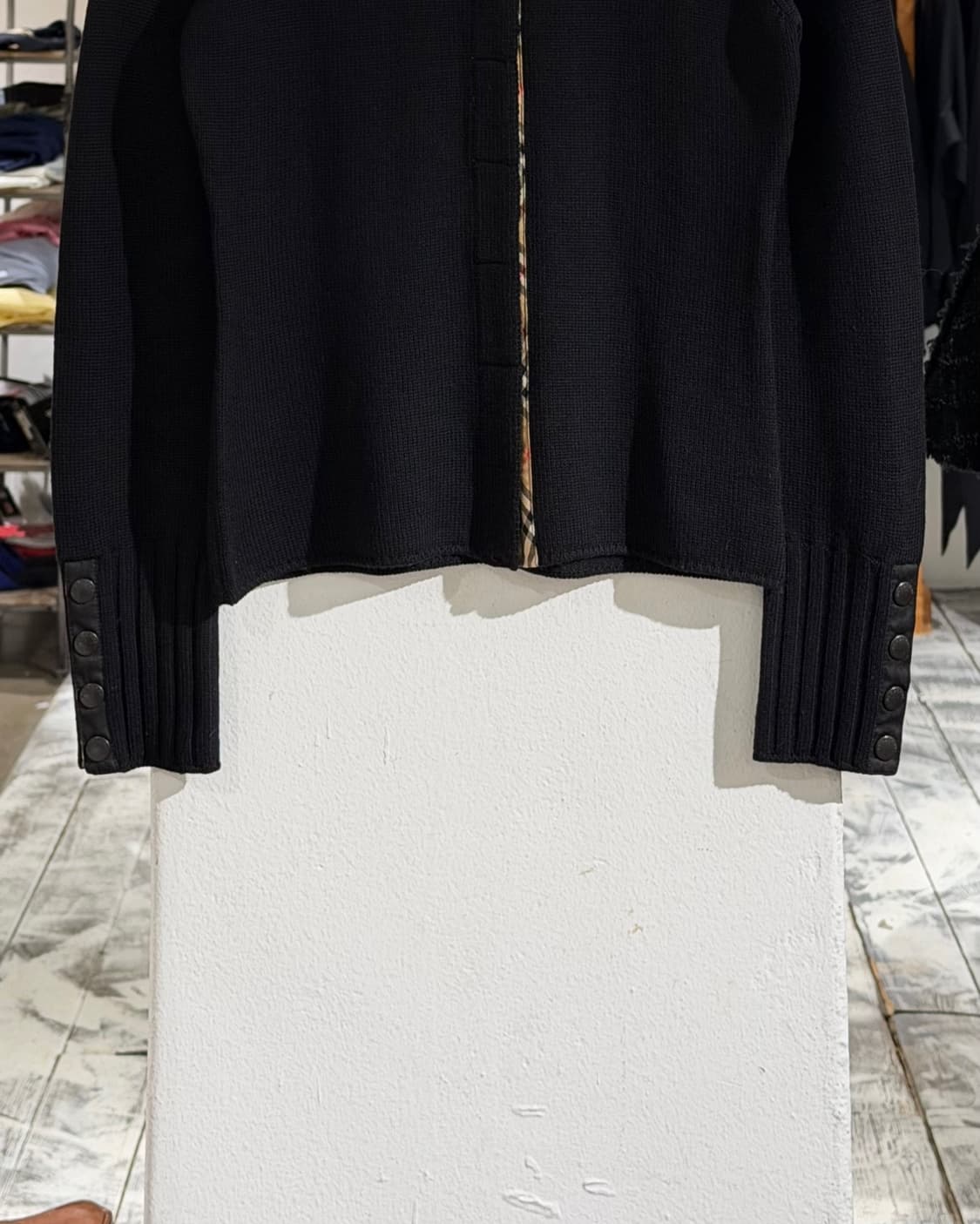 버버리 블랙 울 히든버튼 하이넥 가디건 상품이미지5