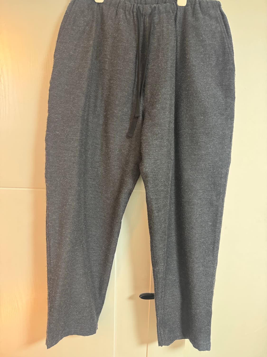 코모리 23AW 캐시미어 실크 드로우스트링 팬츠 3사이즈 팝니다 상품이미지1